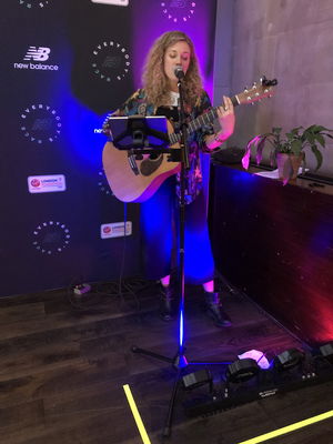 Event Kelly Barnes Singer Guitarist Northamptonshire