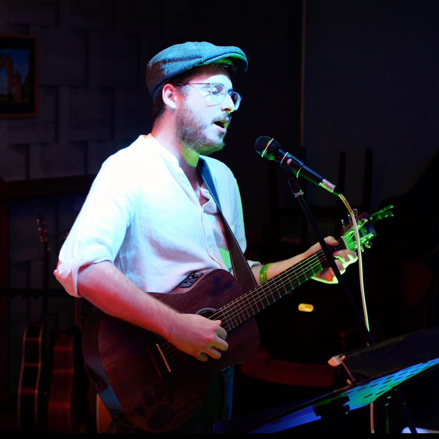 Tom Charles Singer Guitarist Review Hotel / Restaurant Event Durham