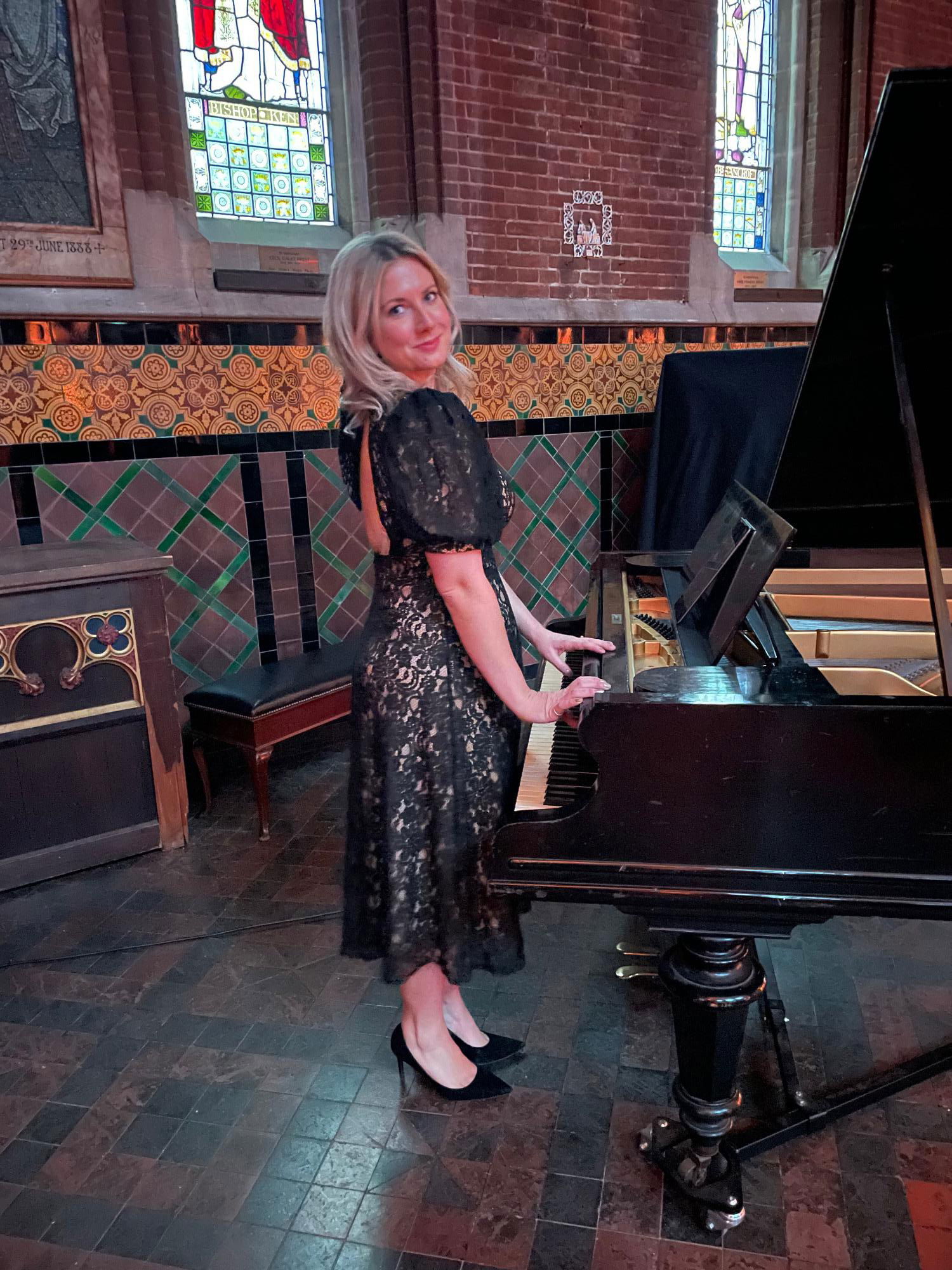 Florence Smith Singer Guitarist Review Wedding London