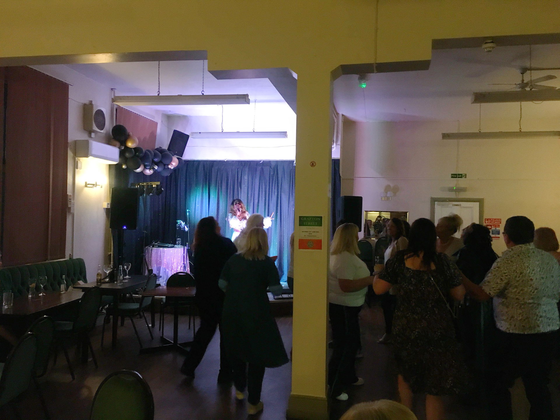 Motown Queen Solo Singer With Tracks Review Venue / Pub / Club Event Bedfordshire