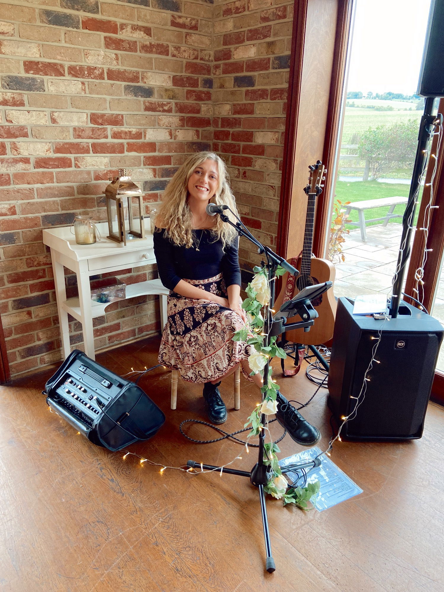 Kelly Barnes Singer Guitarist Review Wedding West Sussex