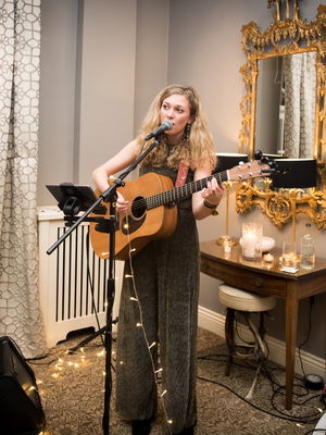 Event Kelly Barnes Singer Guitarist Northamptonshire