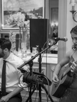 Event Isla Solo Singer/ Guitarist London