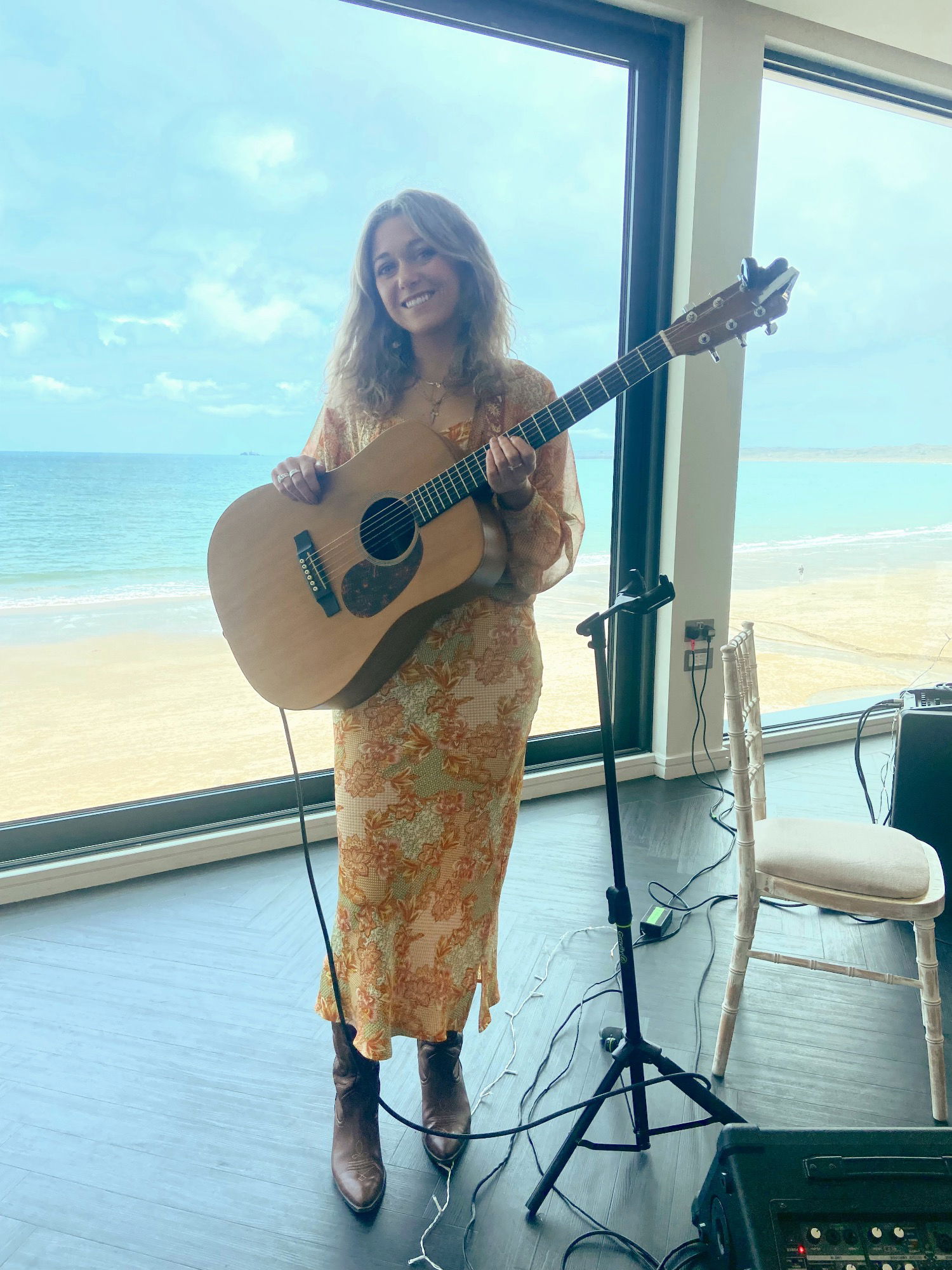 Kelly Barnes Singer Guitarist Review Wedding Cornwall