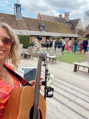 Event Kelly Barnes Singer Guitarist Northamptonshire