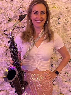 Event Lizzie B Sax Saxophonist Bracknell (Berkshire)