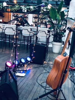 Event Kelly Barnes Singer Guitarist Northamptonshire