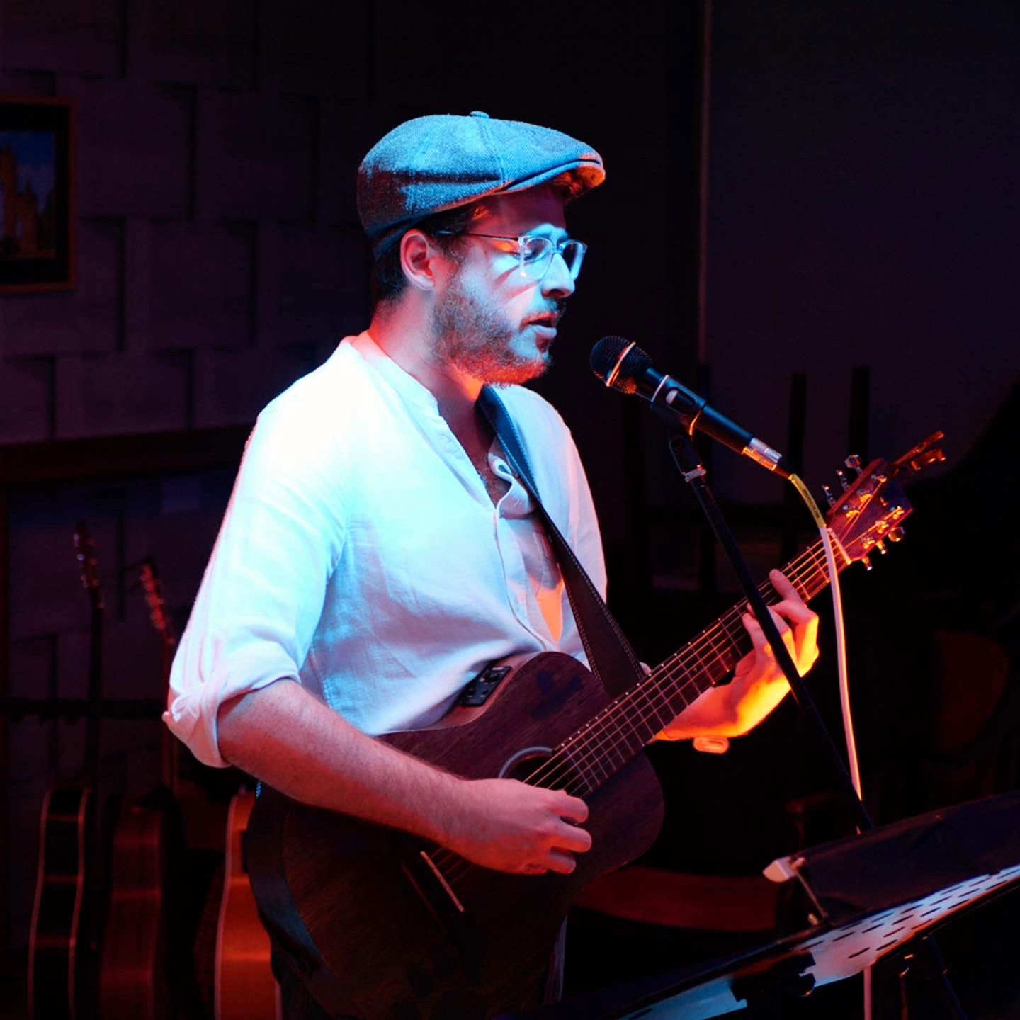 Tom Charles Singer Guitarist Review Hotel / Restaurant Event Durham