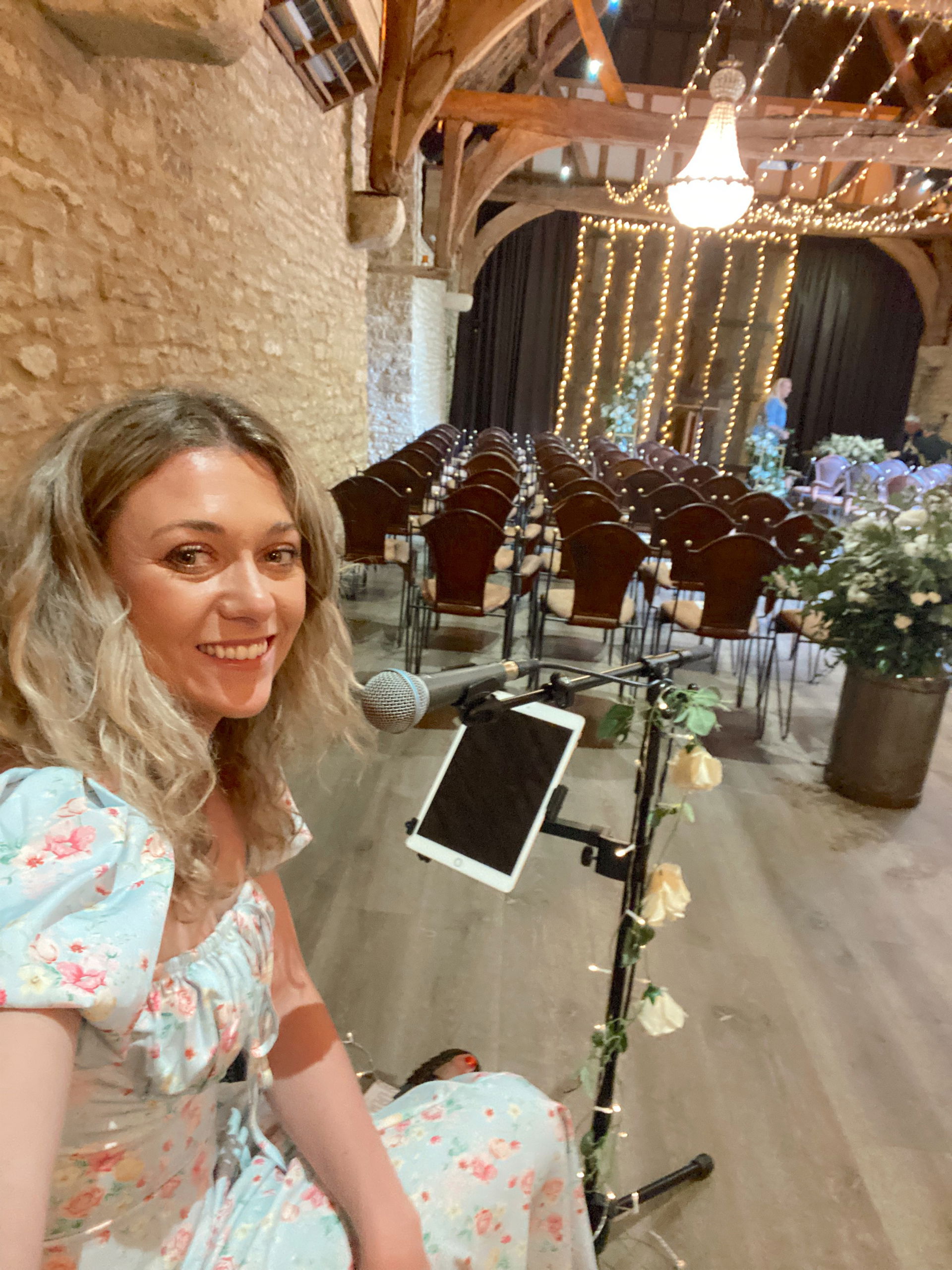 Kelly Barnes Singer Guitarist Review Wedding Oxfordshire