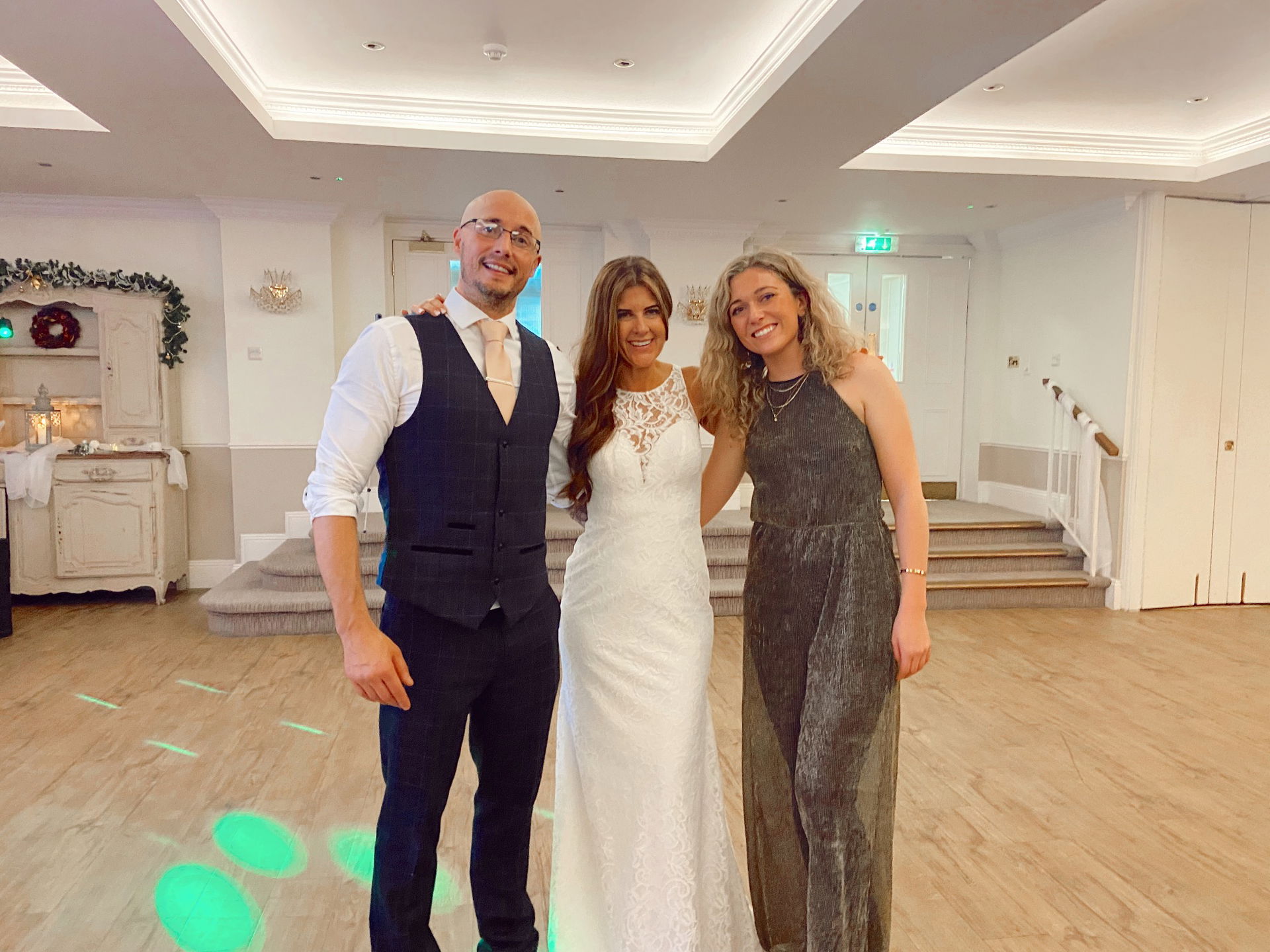 Kelly Barnes Singer Guitarist Review Wedding Hampshire