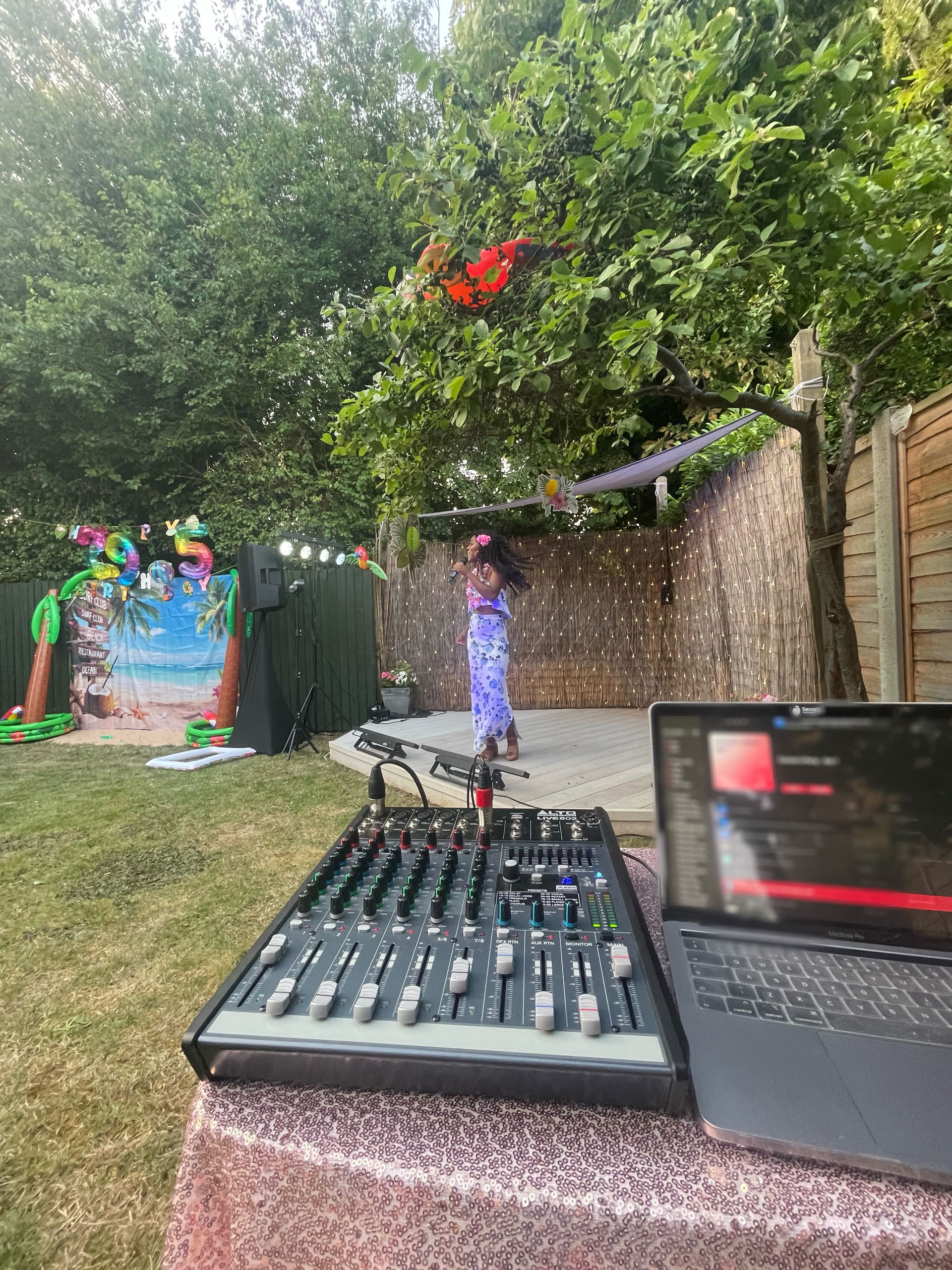 Motown Queen Solo Singer With Tracks Review Private Party Gloucestershire