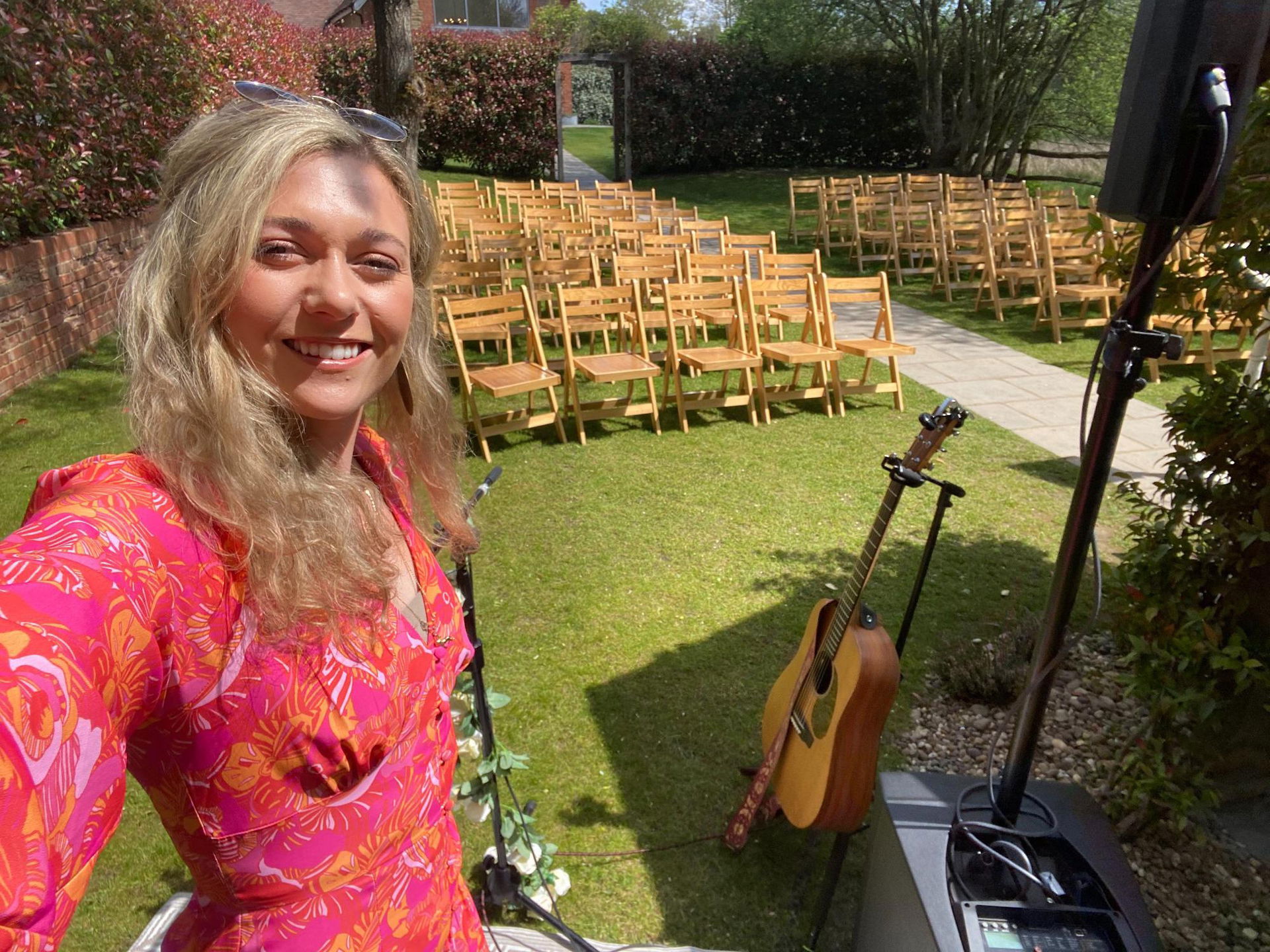 Kelly Barnes Singer Guitarist Review Wedding Surrey