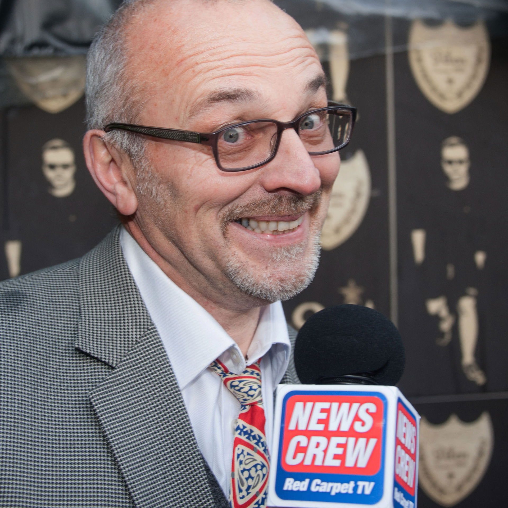 Comedy News Crew Street Performer Review  