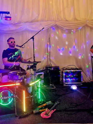 Event GLOW PARTY BAND Neon Party Duo Essex