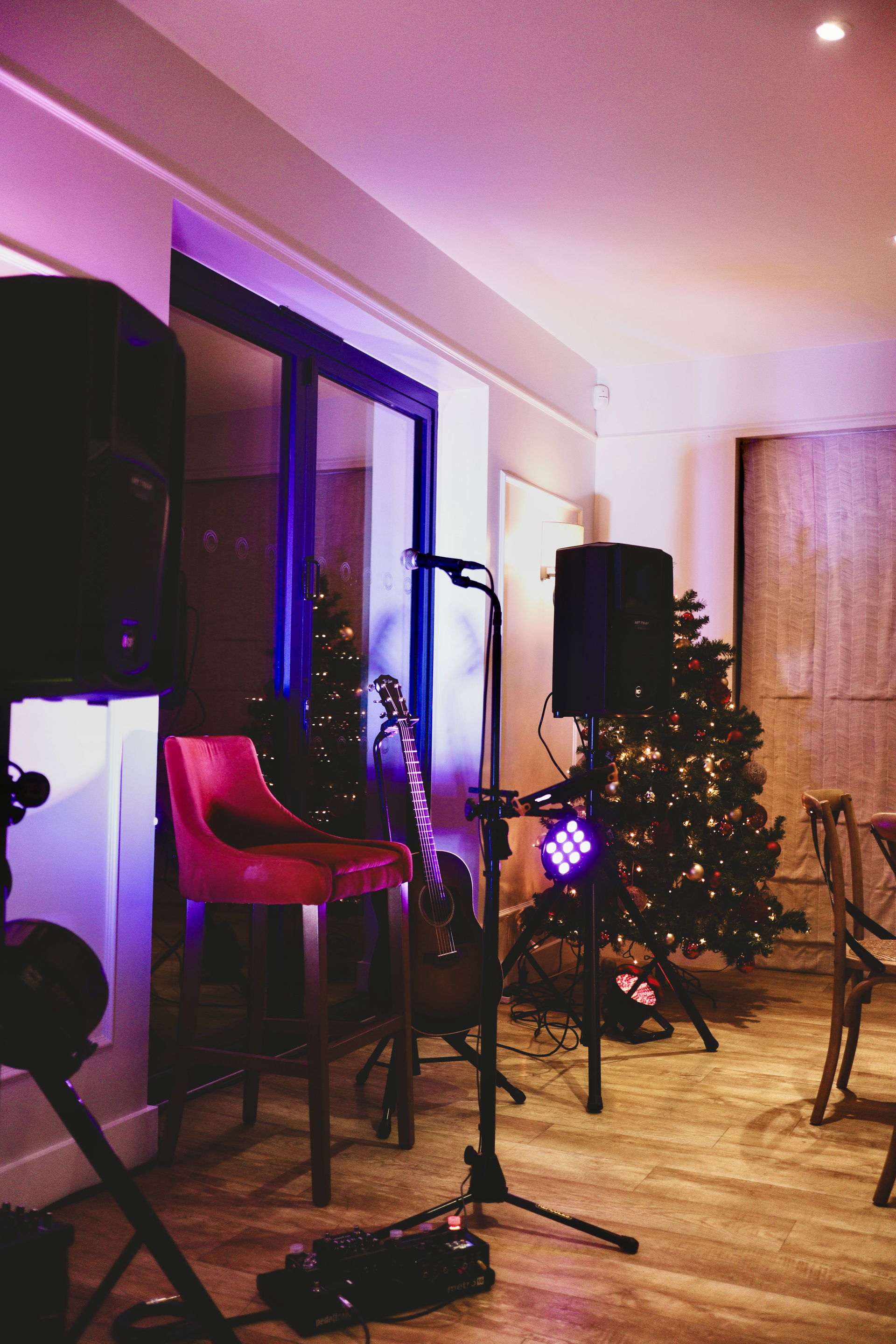 Chris Brock Singer Guitarist Review Private Party Wiltshire