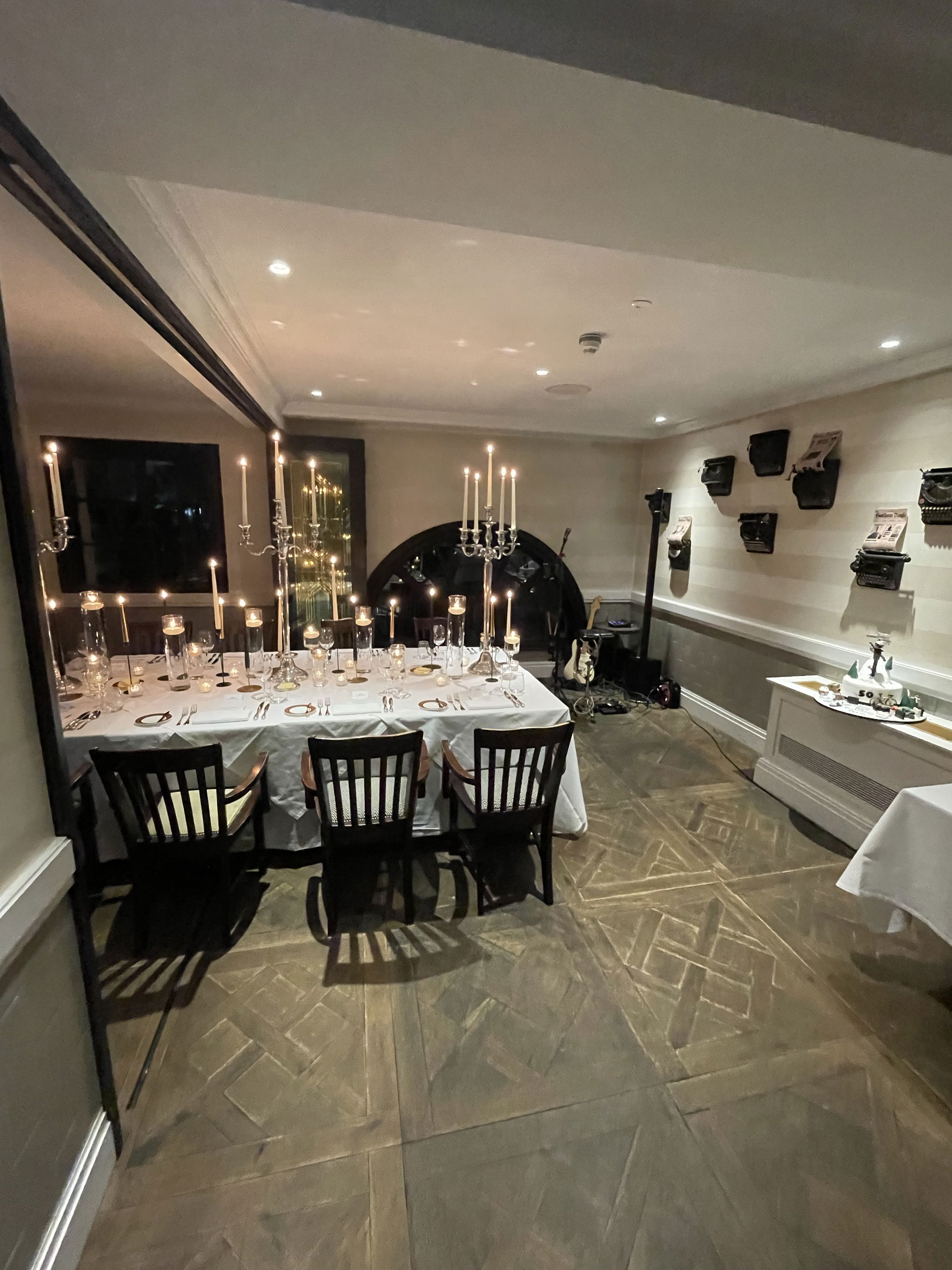 Dylan Dale Singer Guitarist Review Hotel / Restaurant Event Manchester