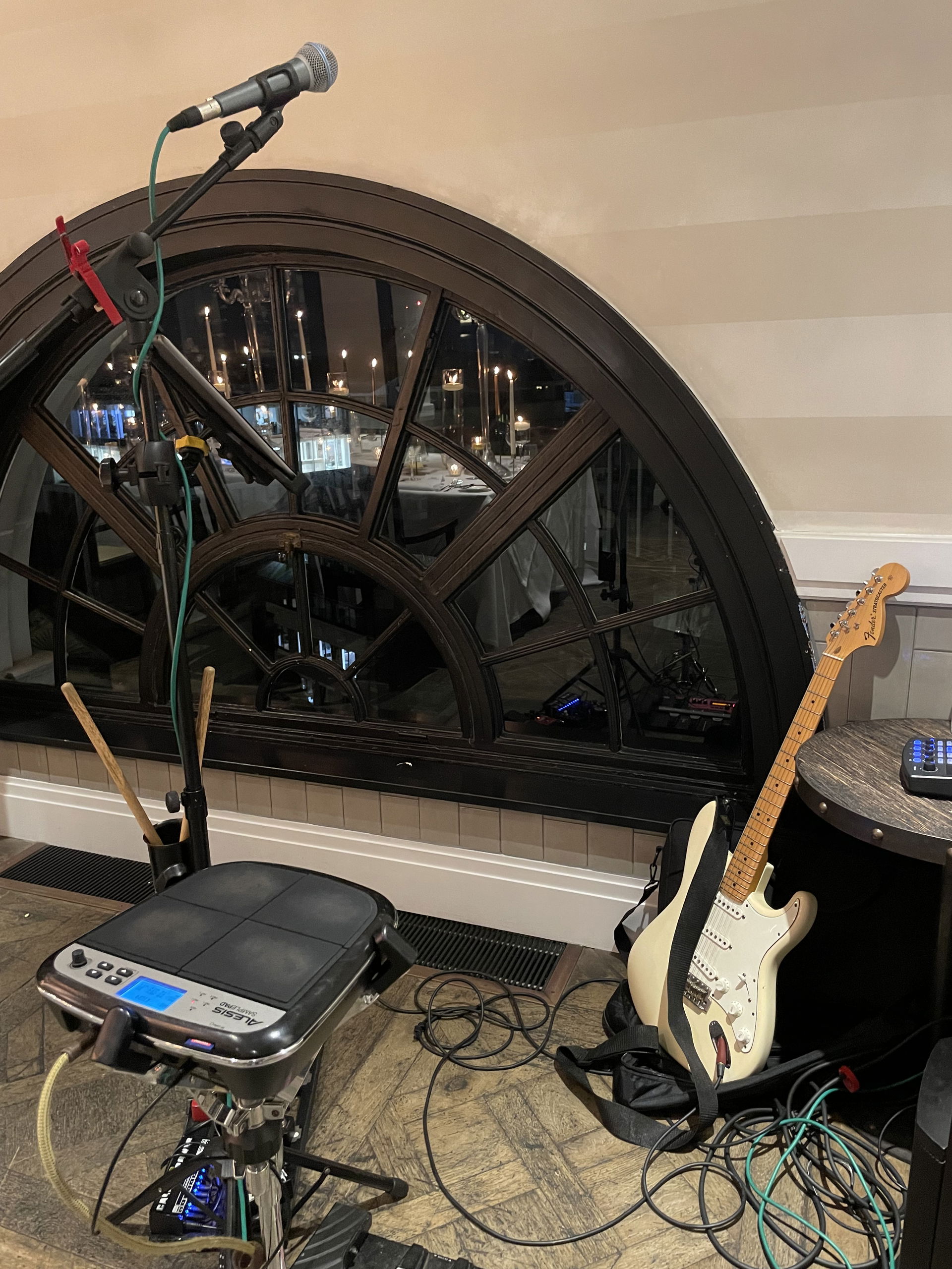 Dylan Dale Singer Guitarist Review Hotel / Restaurant Event Manchester