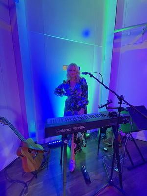 Event Florence Smith Singer / Guitarist / Pianist / Ukelele London