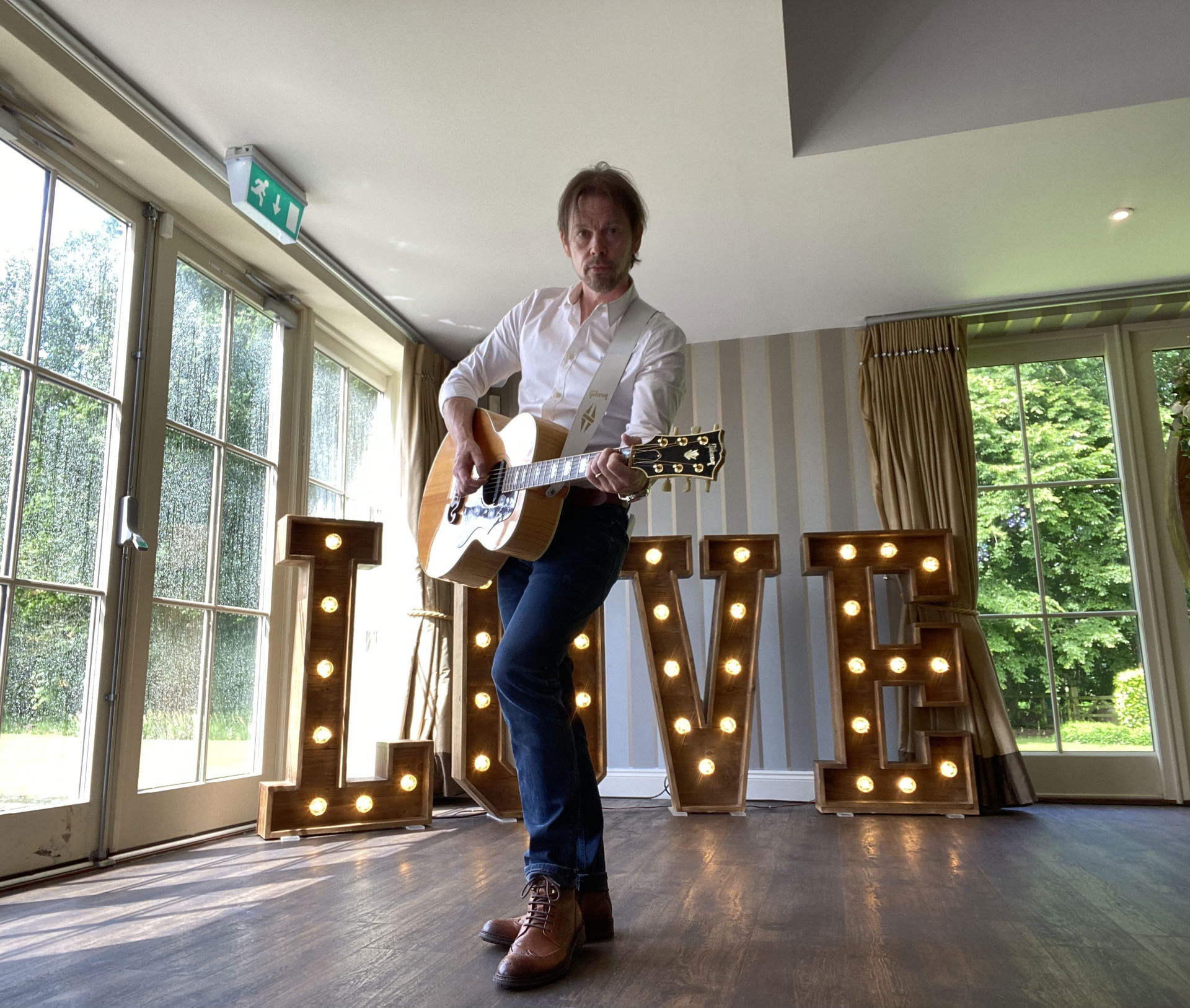 Mark Stevens Singer Guitarist Review Wedding Nottinghamshire