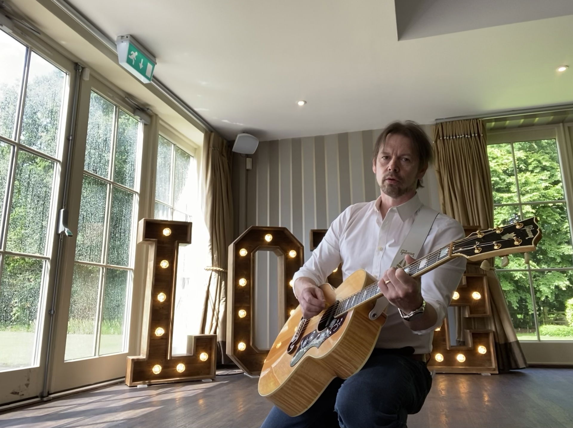 Mark Stevens Singer Guitarist Review Wedding Nottinghamshire