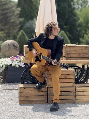 Event Valentine Singer Guitarist London