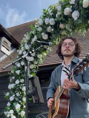 Event Valentine Singer Guitarist London