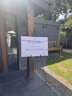 Event Kelly Barnes Singer Guitarist Northamptonshire