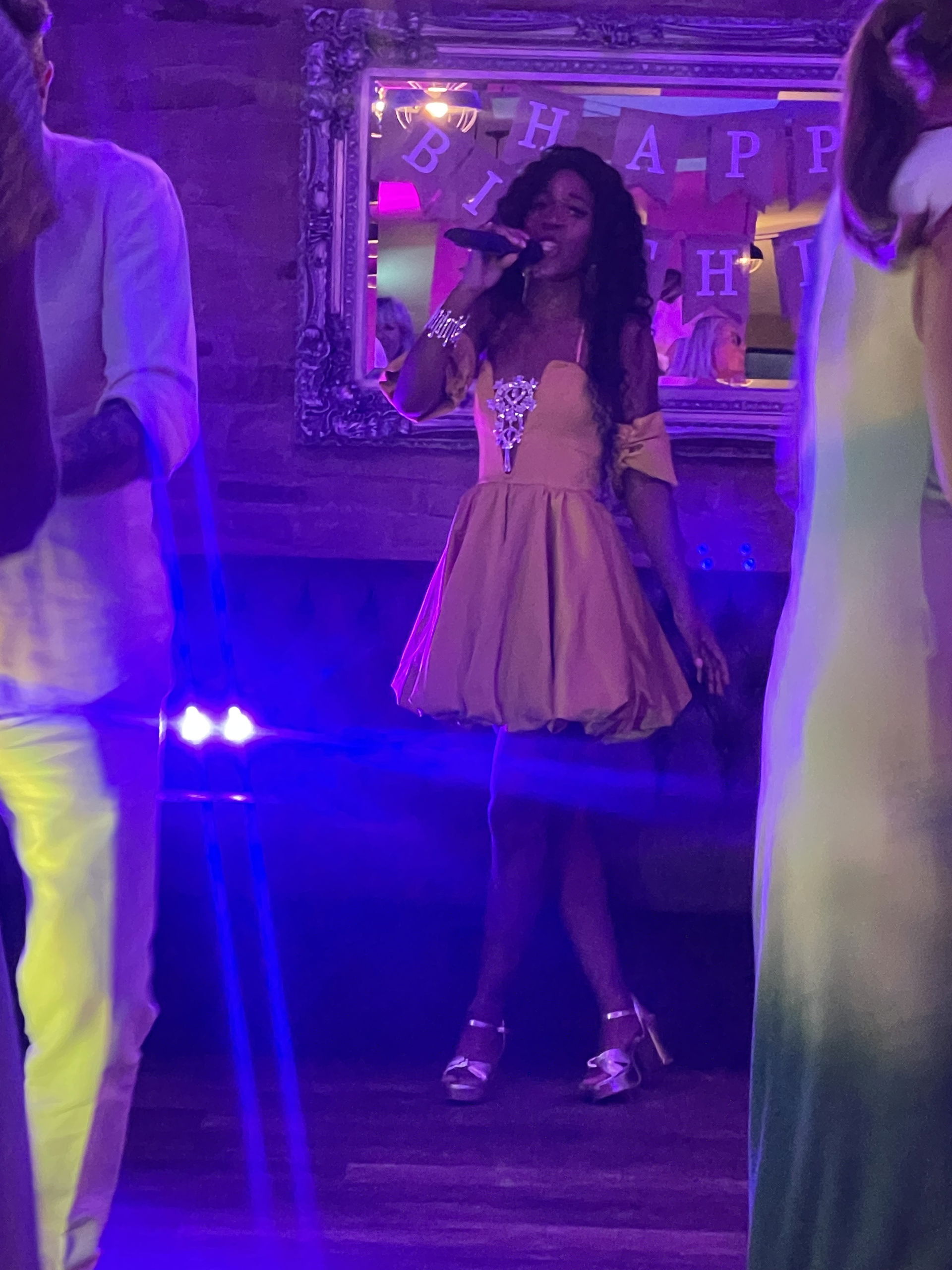 Motown Queen Solo Singer With Tracks Review Private Party Northamptonshire