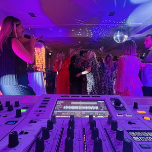 Sonic Paradise DJ Live Act Wedding Buckinghamshire
