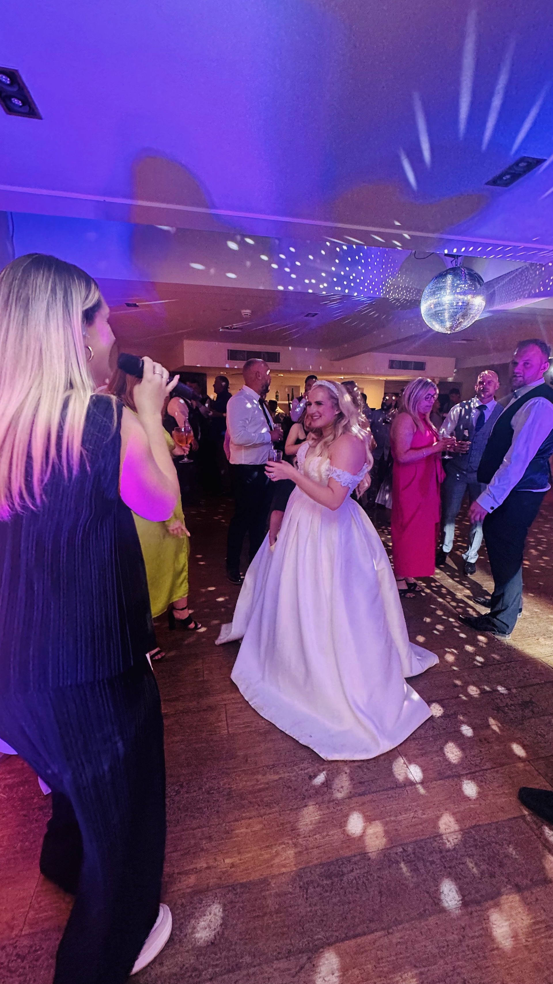 Sonic Paradise DJ Live Act Review Wedding Buckinghamshire