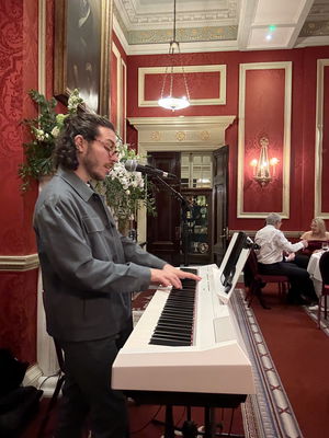 Event Valentine Singer Guitarist London