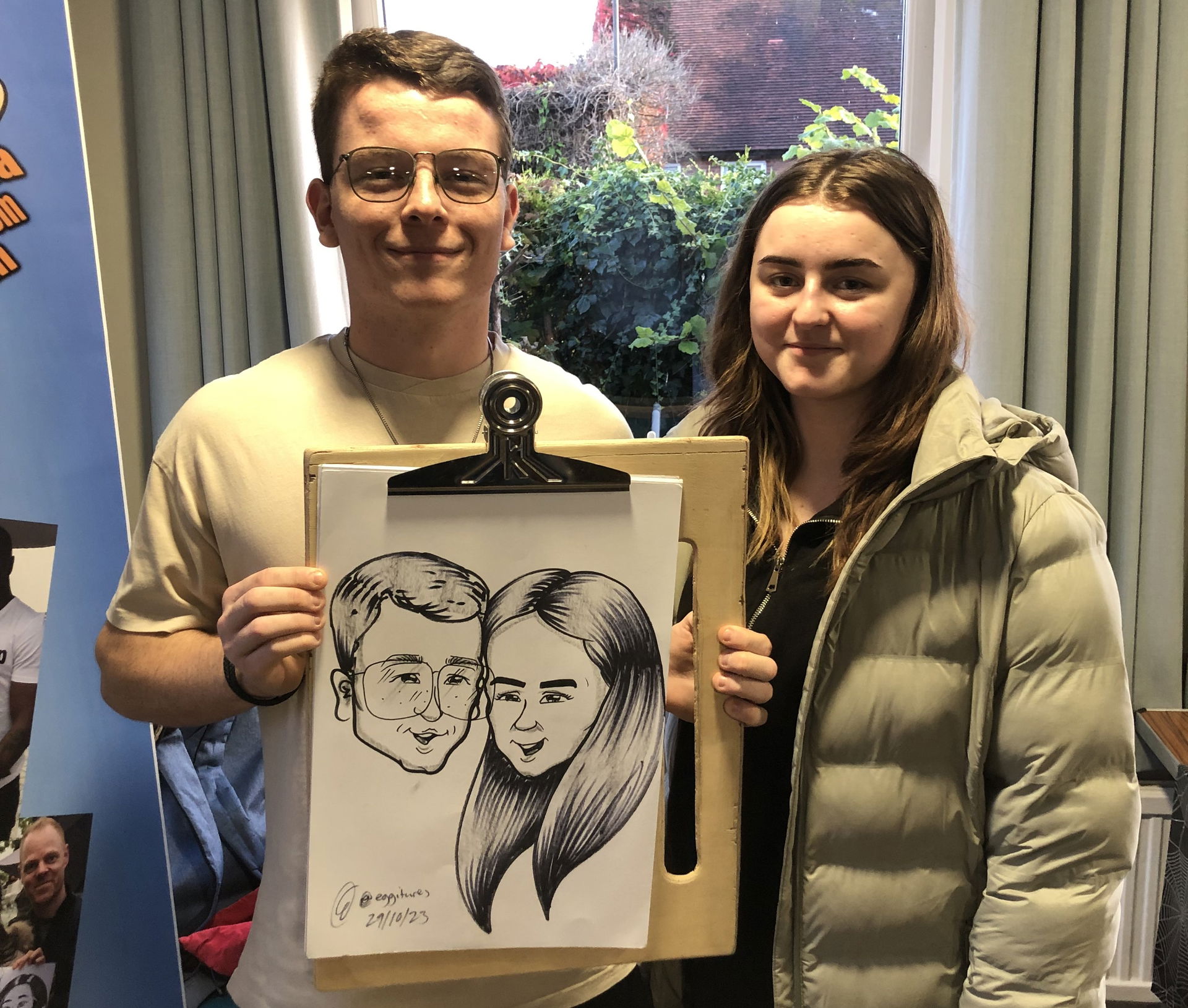 Caricaturist Edward Caricaturist Review Festival / Outdoor Event Hertfordshire