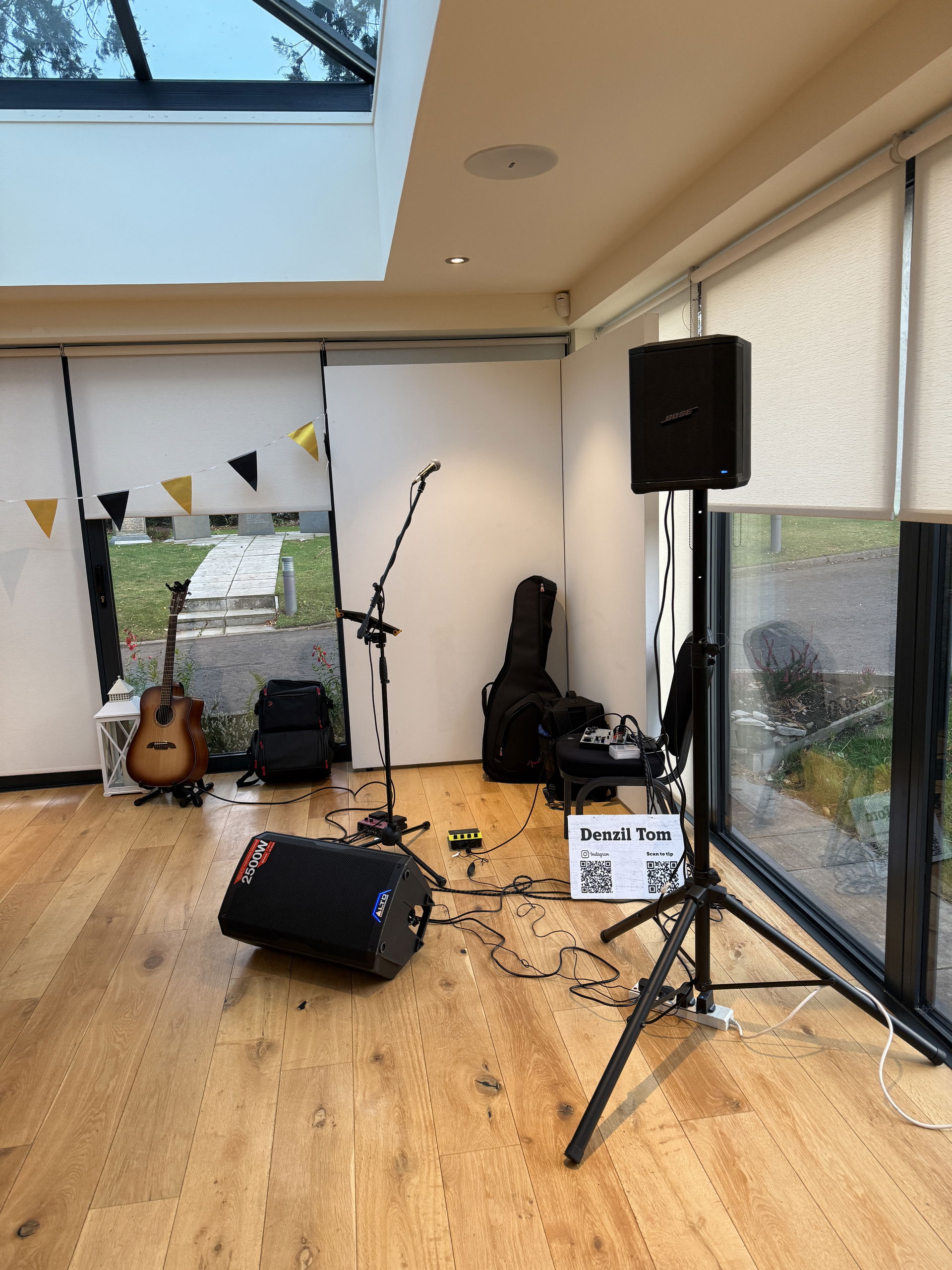 DT Music Singer Guitarist Review Private Party Perth and Kinross