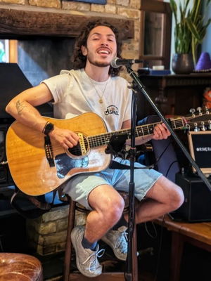 Event Valentine Singer Guitarist London