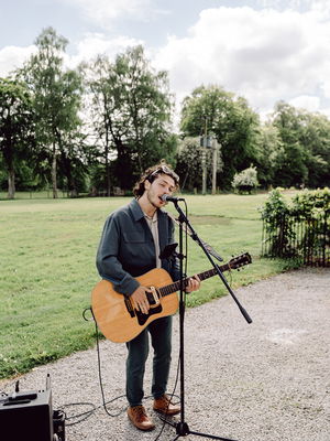 Event Valentine Singer Guitarist London