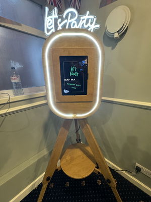 Event The Happy Selfie Pod Photo Booth Kent