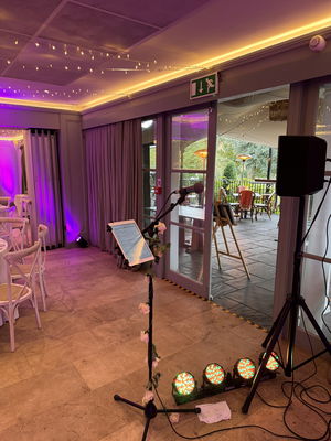 Event Kelly Barnes Singer Guitarist Northamptonshire