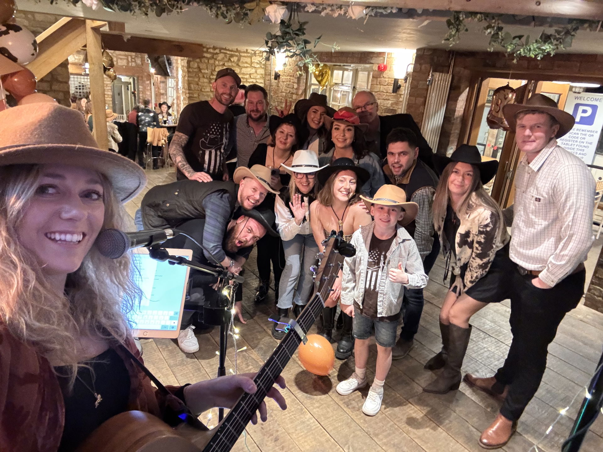 Kelly Barnes Singer Guitarist Review Private Party Northamptonshire