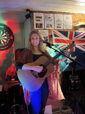 Event Kelly Barnes Solo Singer Guitarist Northamptonshire