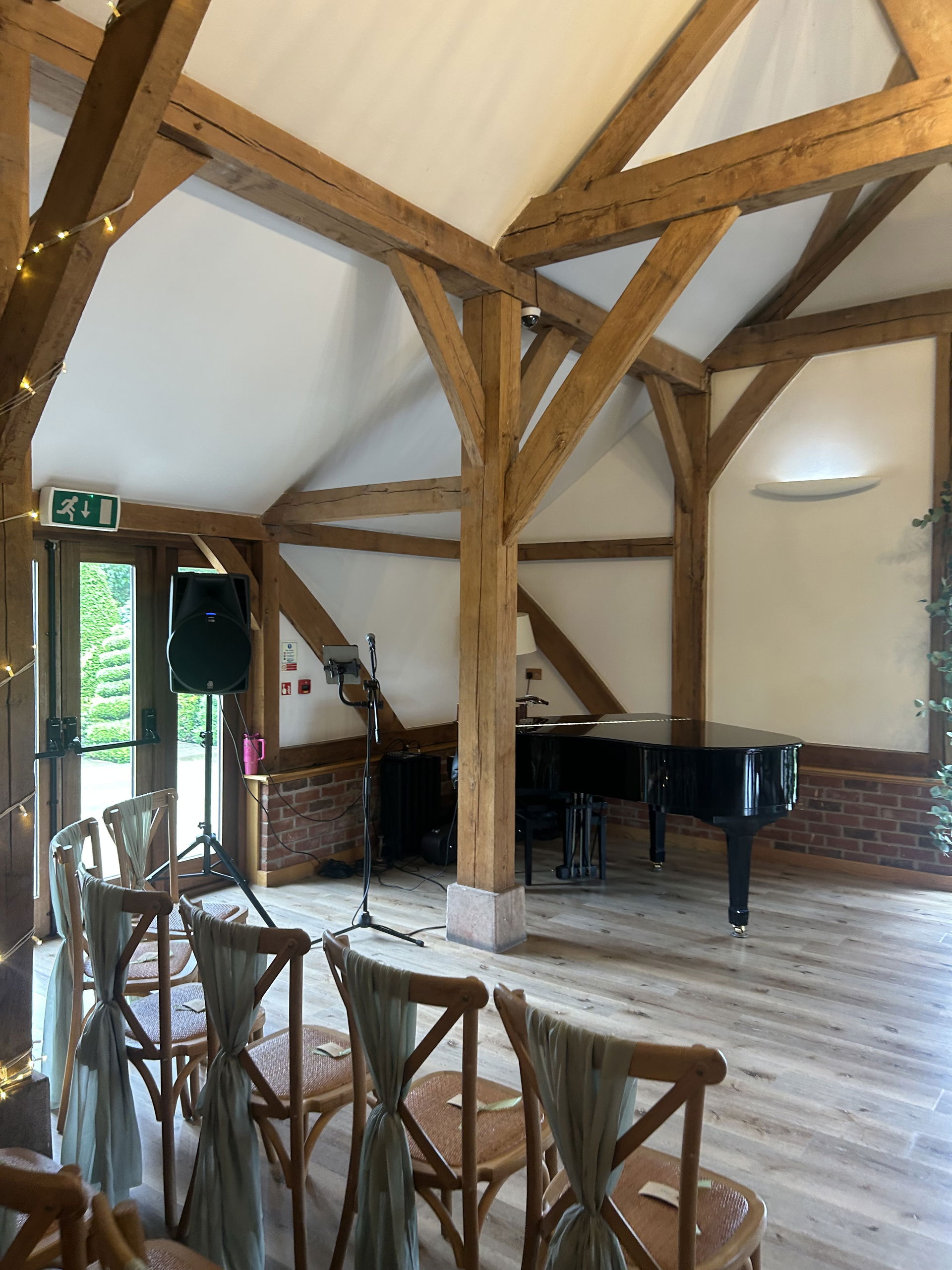 Bethany Amelia Singer Guitarist Review Wedding Cheshire