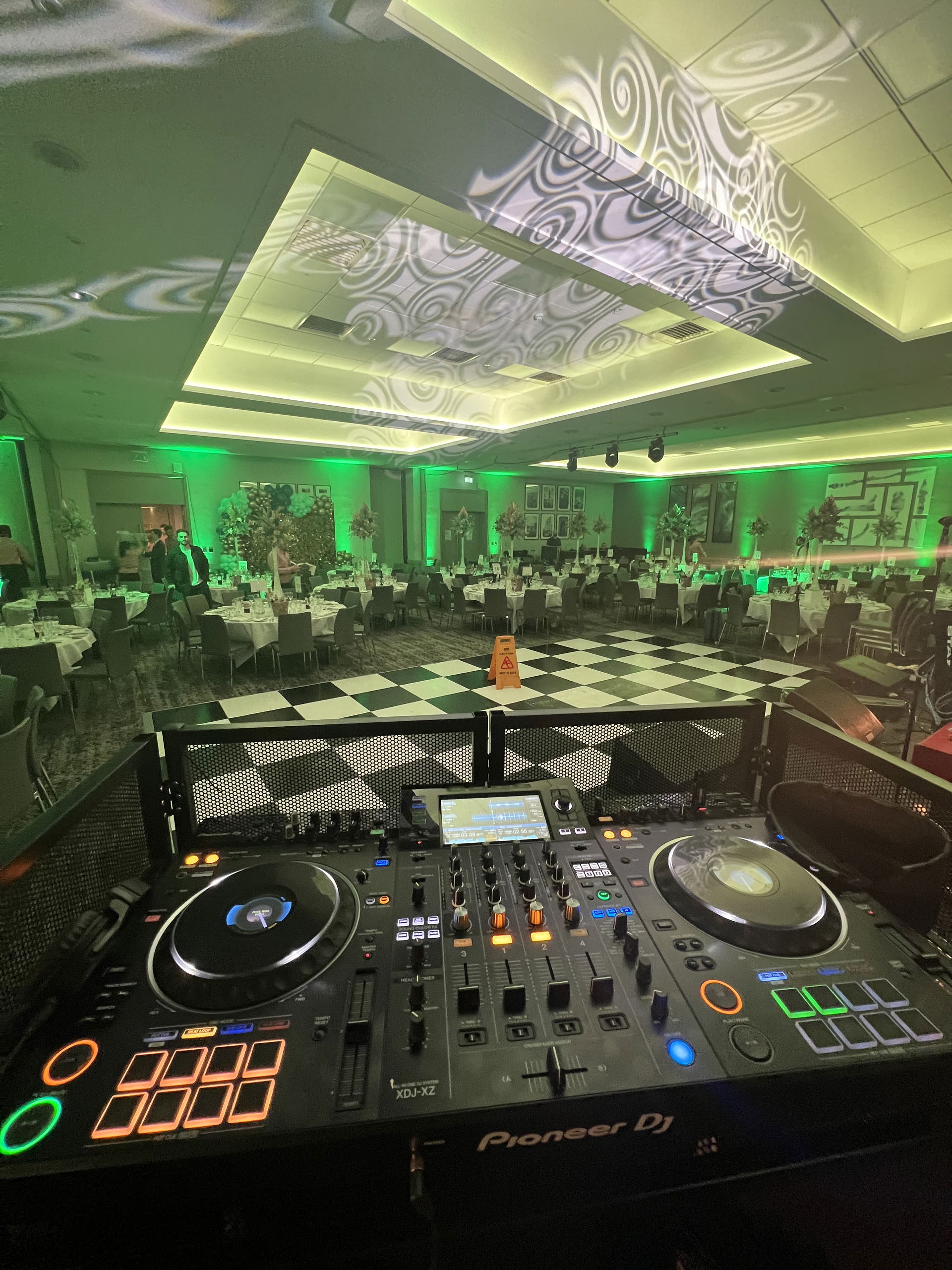 Singer DJ Jodie Party DJ Review Private Party Berkshire