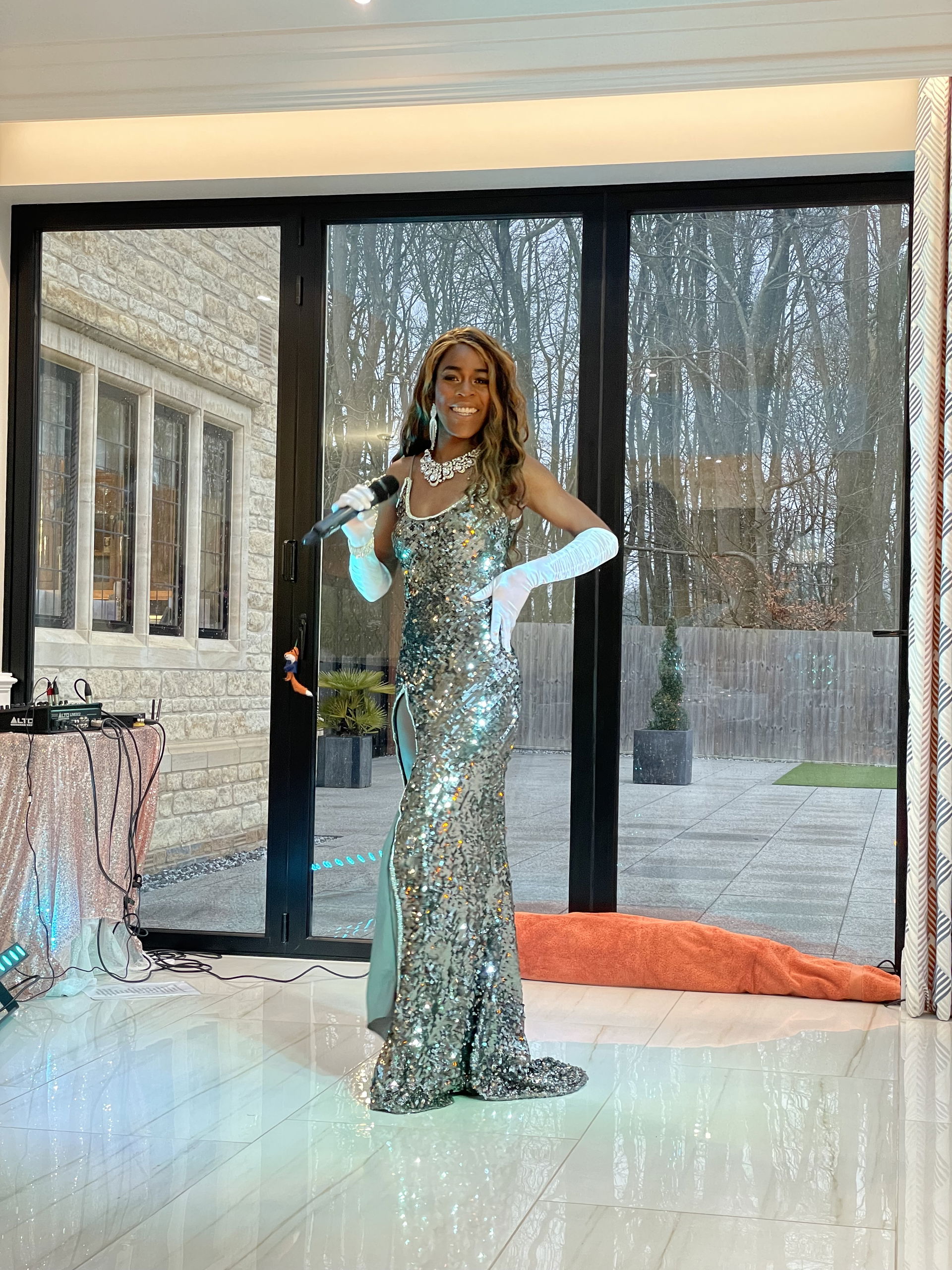 Motown Queen Solo Singer With Tracks Review Private Party Northamptonshire