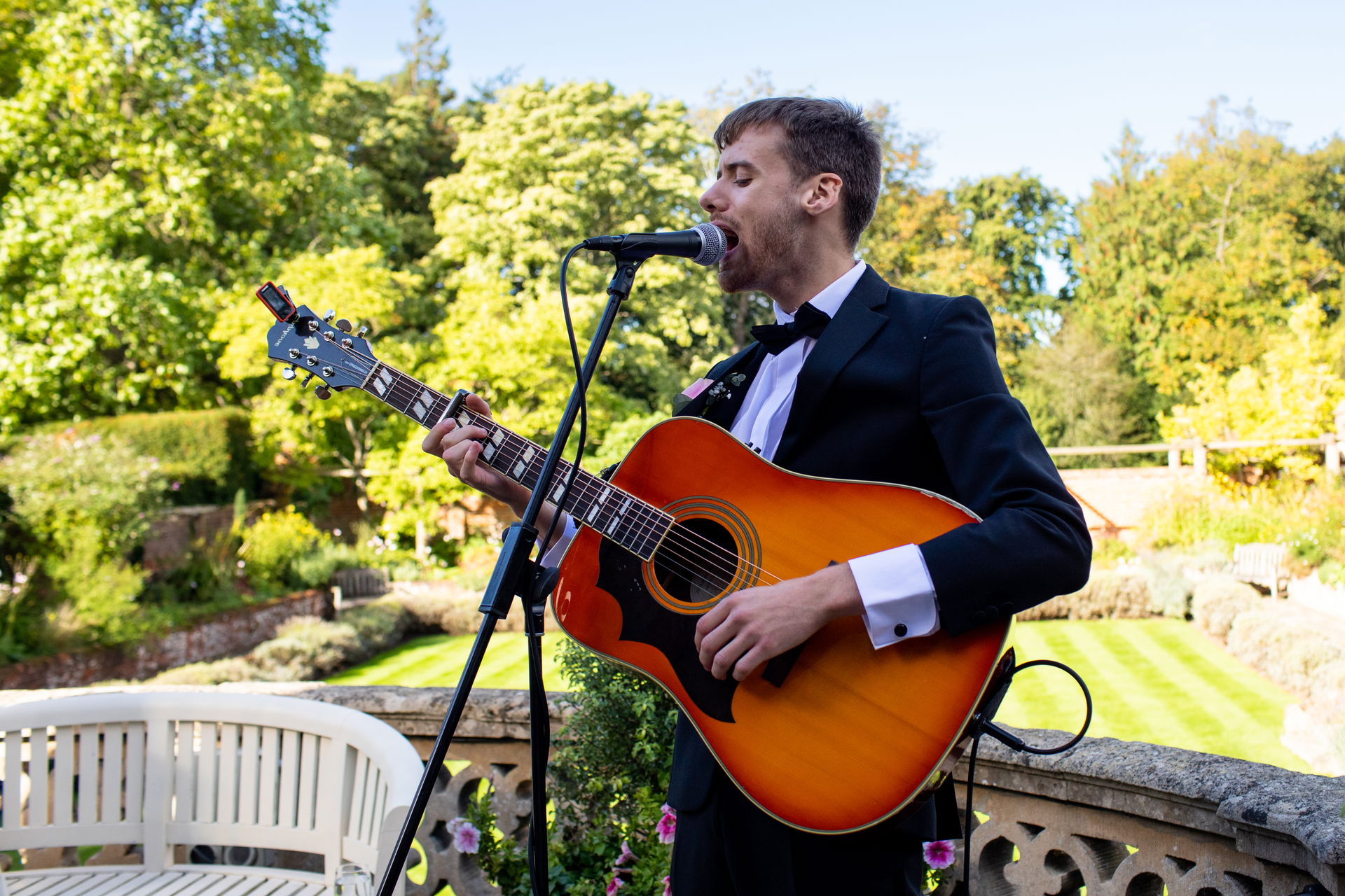MJB Guitar Singer Guitarist Review Wedding Suffolk