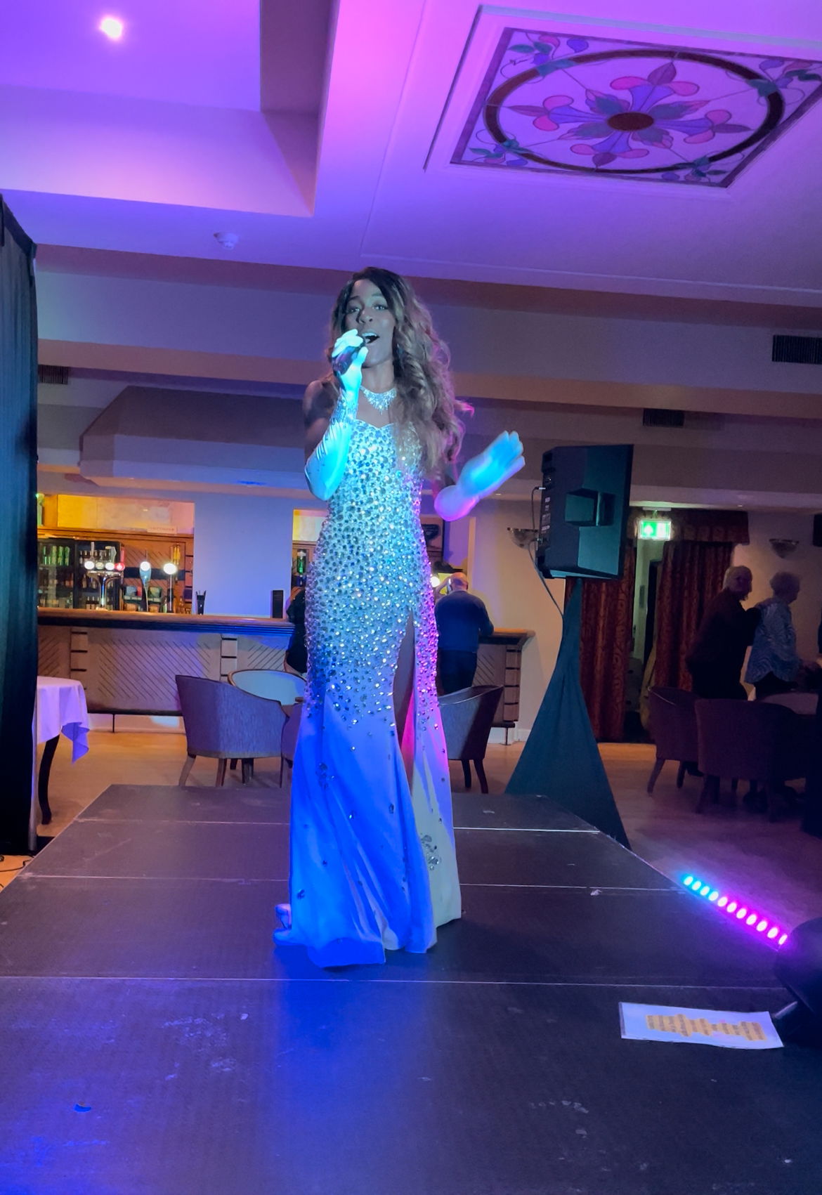 Motown Queen Solo Singer With Tracks Review Hotel / Restaurant Event Warwickshire