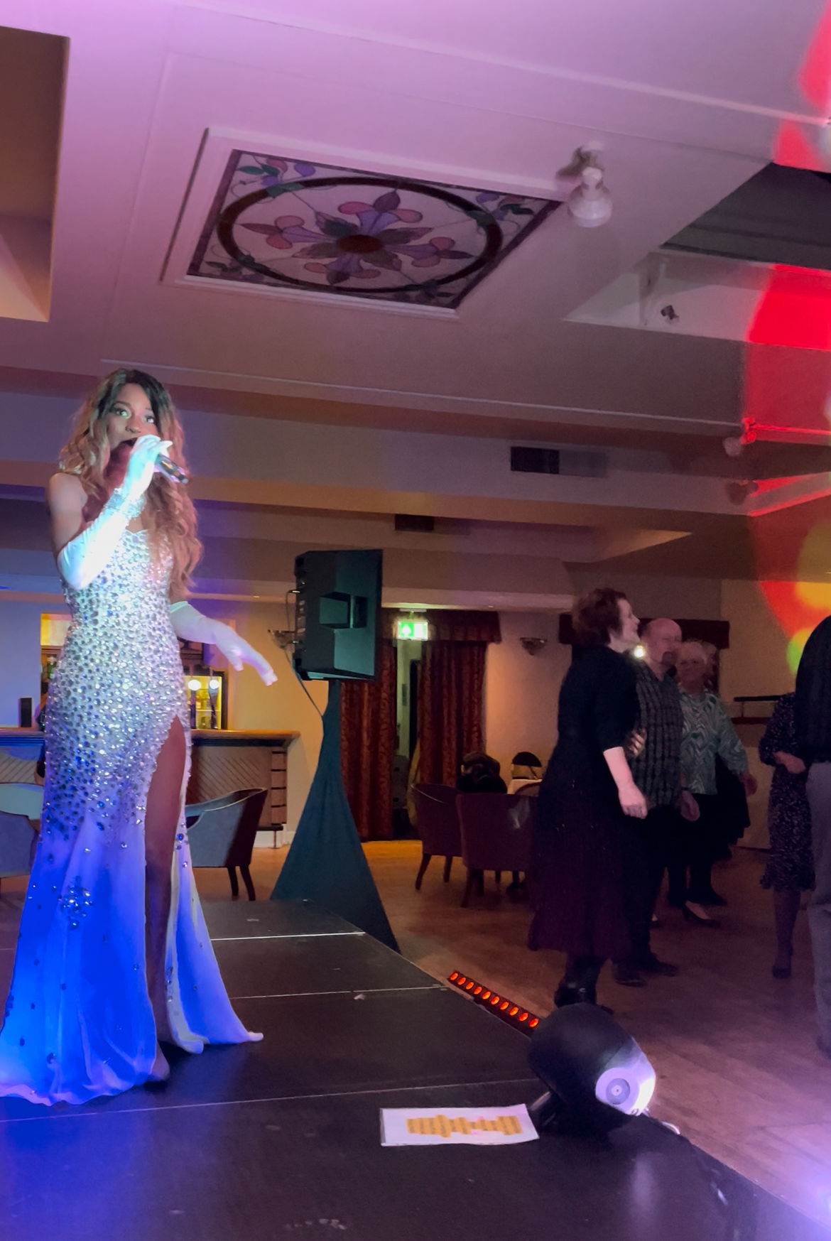 Motown Queen Solo Singer With Tracks Review Hotel / Restaurant Event Warwickshire