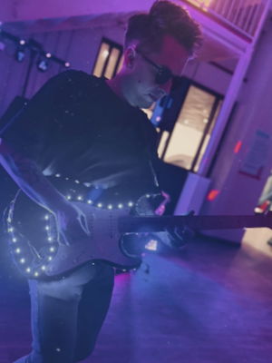 Event Sax DJ Show Saxophonist Bedfordshire