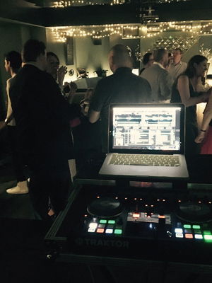 Event LJ Acoustic Singer/Guitarist London