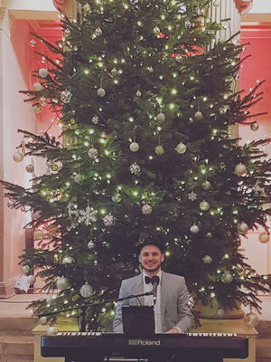 Event Jon Andrews Singer/Pianist London