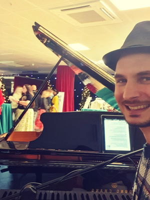 Event Jon Andrews Singer/Pianist London