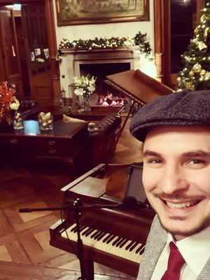 Event Jon Andrews Singer/Pianist London